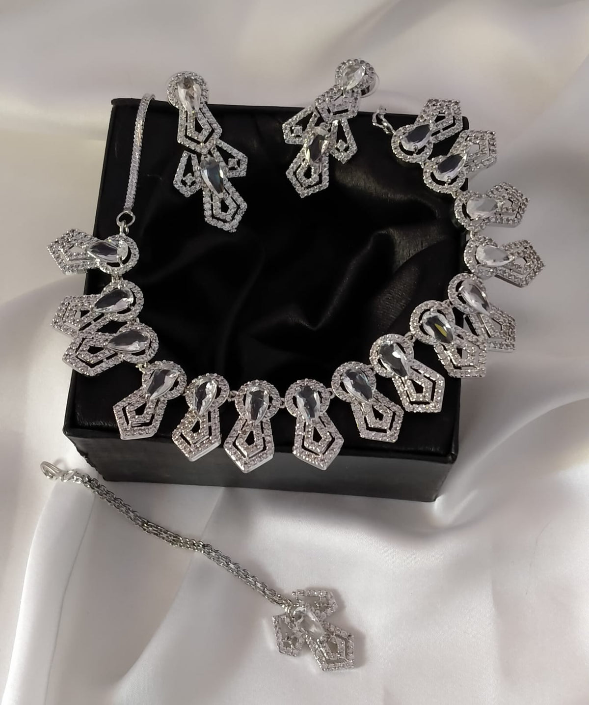 Luxery indian American diamond zarkon full judao neckless set