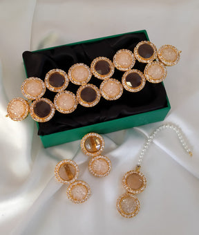 Ayeza khan set Handmade doubleted with crush stones chokkar set with teeka💞💖👌🏻....
