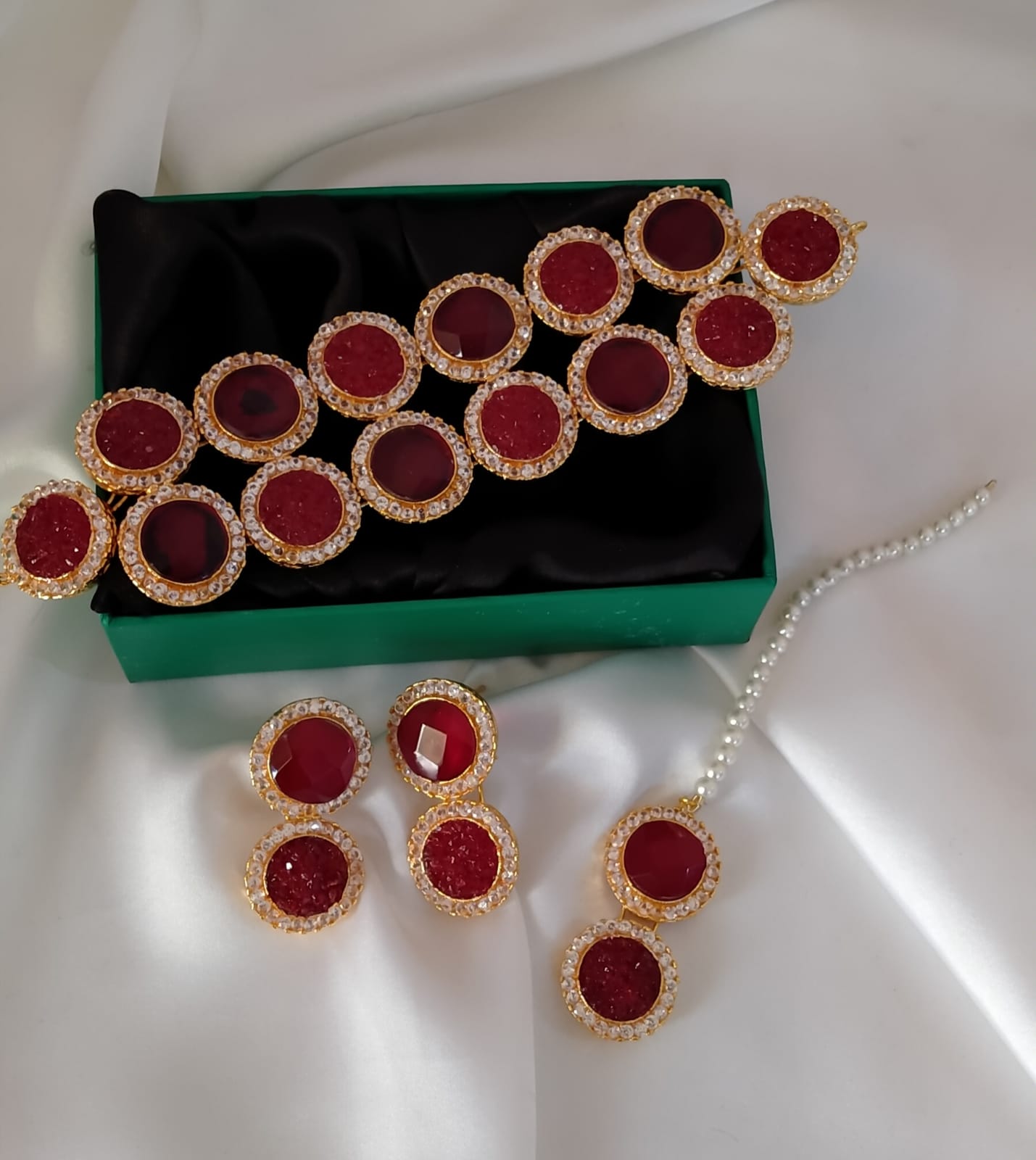 Ayeza khan set Handmade doubleted with crush stones chokkar set with teeka💞💖👌🏻....